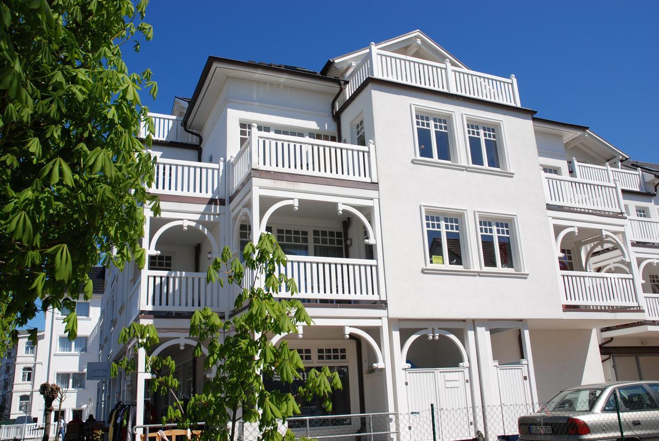 Villa Laetitia - WG 15 - zentral, strandnah, 2 Balkone Binz Bagian luar foto